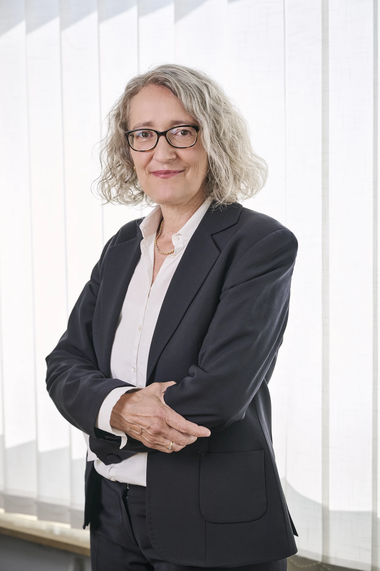 kanzlei-birgit-steinacker-rechtsanwaeltin-stuttgart-vertriebsrecht-gesellschaftsrecht-handelsrecht-baurecht-arbeitsrecht-spanisch-schiedsgericht-verfahren-Steinacker1_6246-0023-0011