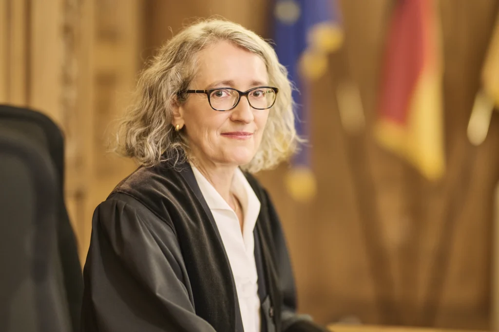 kanzlei-birgit-steinacker-rechtsanwaeltin-stuttgart-vertriebsrecht-gesellschaftsrecht-handelsrecht-baurecht-arbeitsrecht-spanisch-schiedsgericht-verfahren-Steinacker2_8221-0037